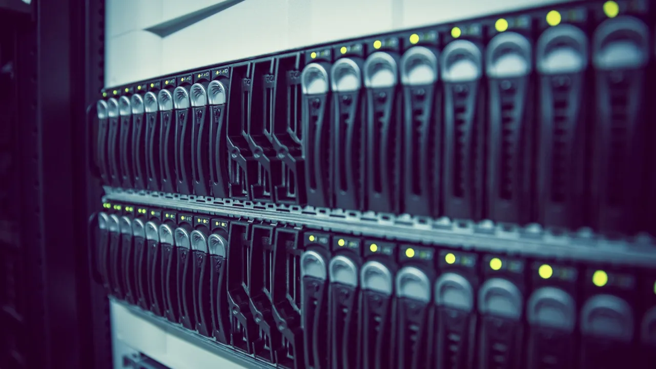 Bulut QERA mı, On-Premise mi? Hangi Dağıtım Modeli Sizin İçin Daha Mantıklı? — kapak görseli